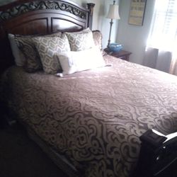Queen Size Bed 