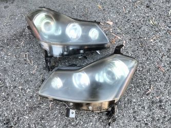 2006-2009 Infiniti M35/45 Headlights Xenon Hid With All The Accessories OEM.