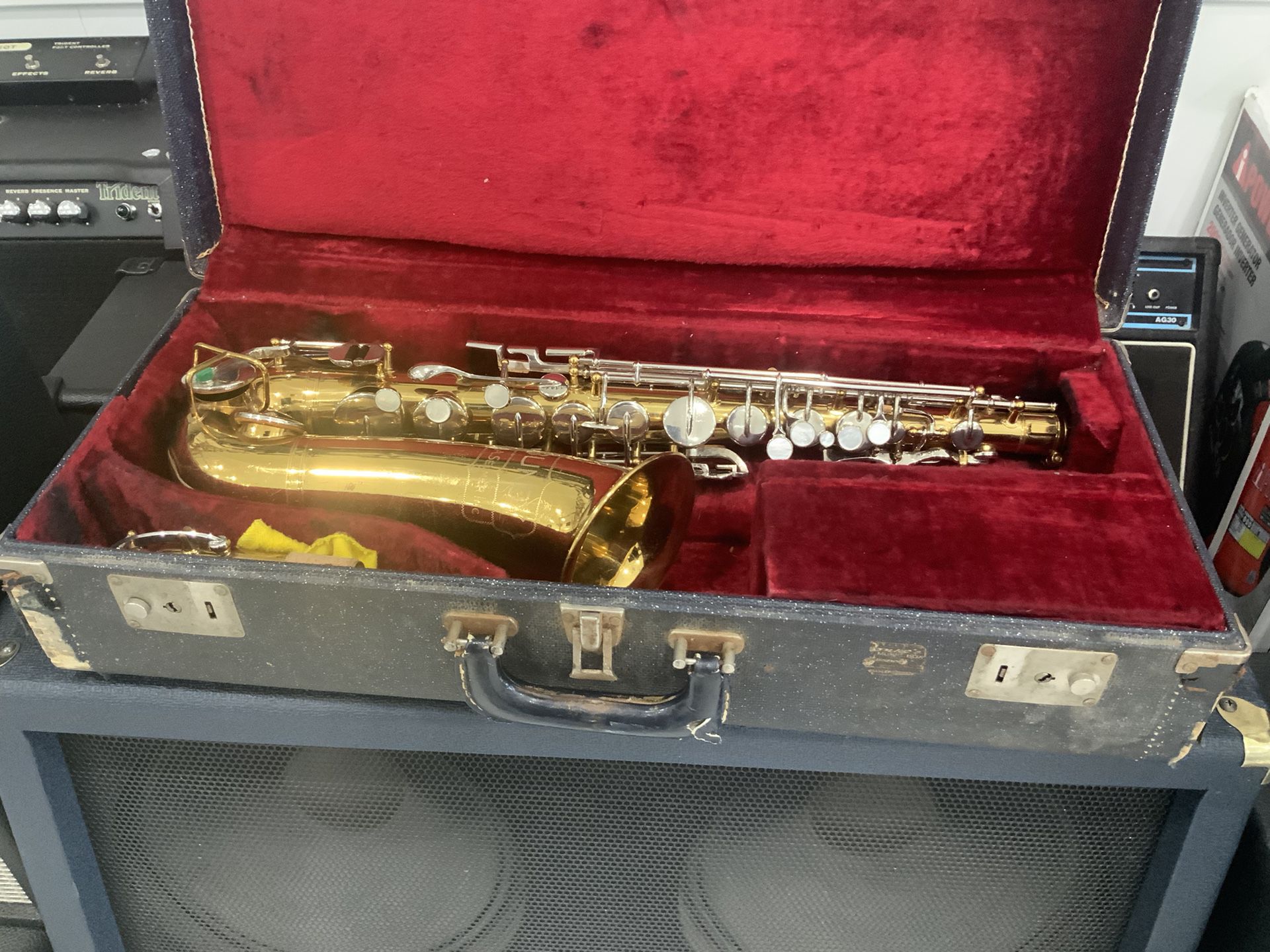 Selmer Bundy Alto Saxophone With Case No Mouthpiece Going Super Cheap No Offers 