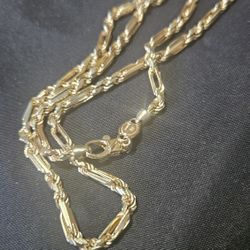 Vintage Solid Figaro chain Gold
