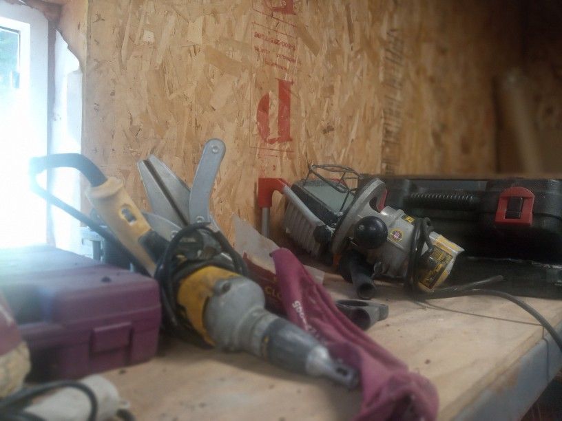 Tools, Rummage, Guitar Amplifier, Drills, Saws, Yard Tools Tents, Router, Laminate Cutter, Generators, Pipe 🛠️, Copper Pipe, Misc Metal Drip Edge,