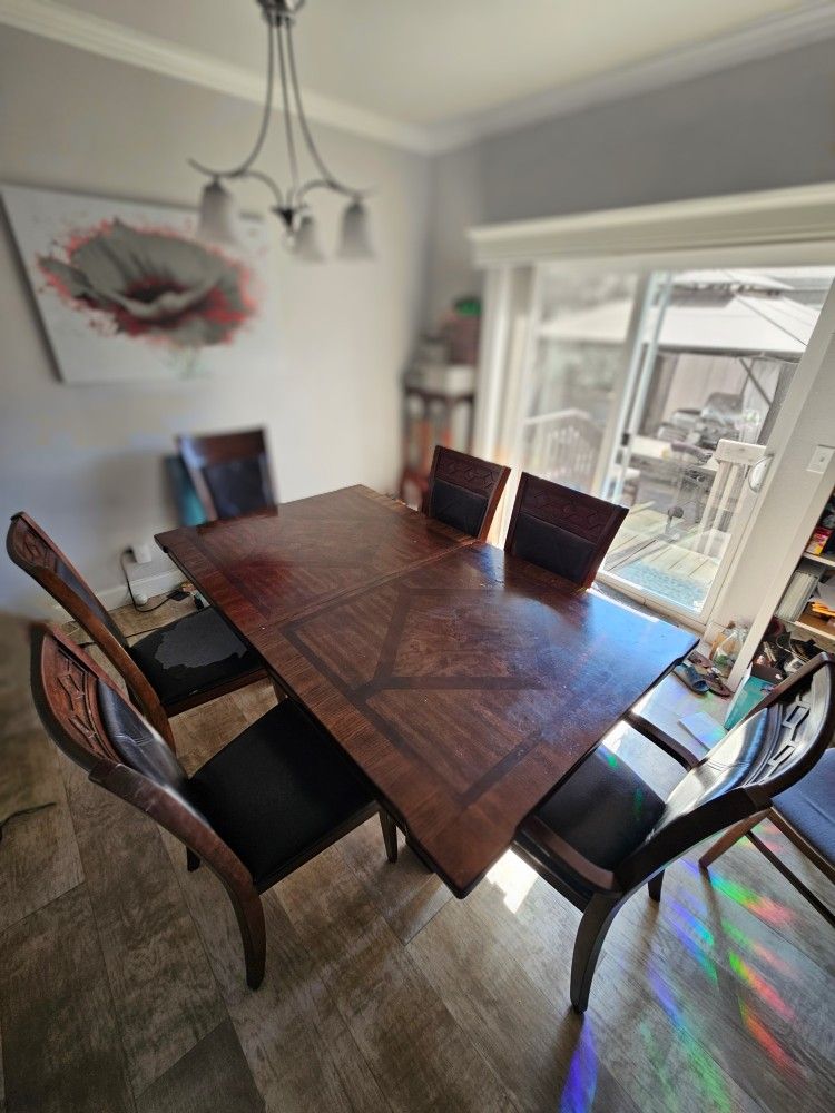 DG Kingstone Dining Table & 6 Chairs