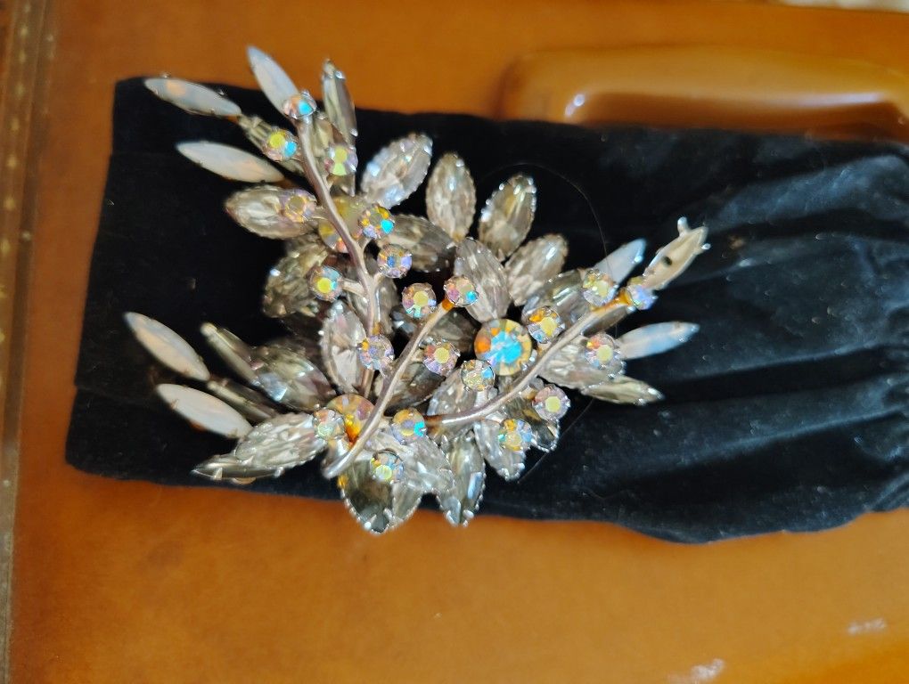 Brooch