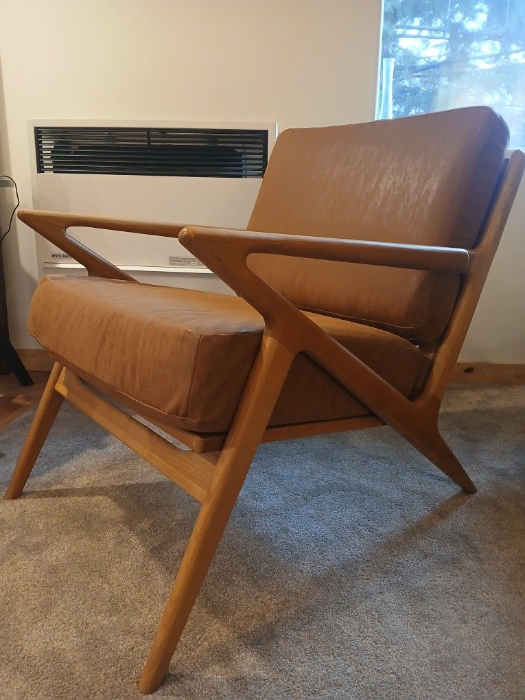 Mid Century Mod Lounge Chair