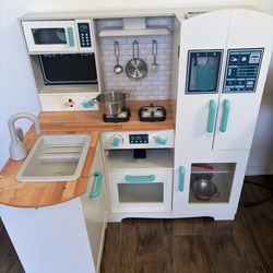 Play Kitchen