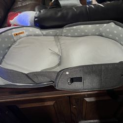 Super lightweight foldable portable baby bed changing bed and carry cot