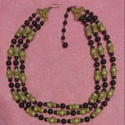 Vintage Ladie's "TRI-LAYERED BLACK & GOLDTONE" BEADED CHOKER Necklace EXCELLENT CONDITION😇 