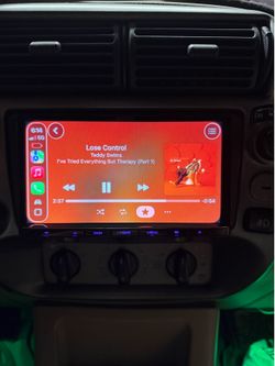 Kenwood Excelon 6.95"  Radio with Wireless Carplay & Android Auto