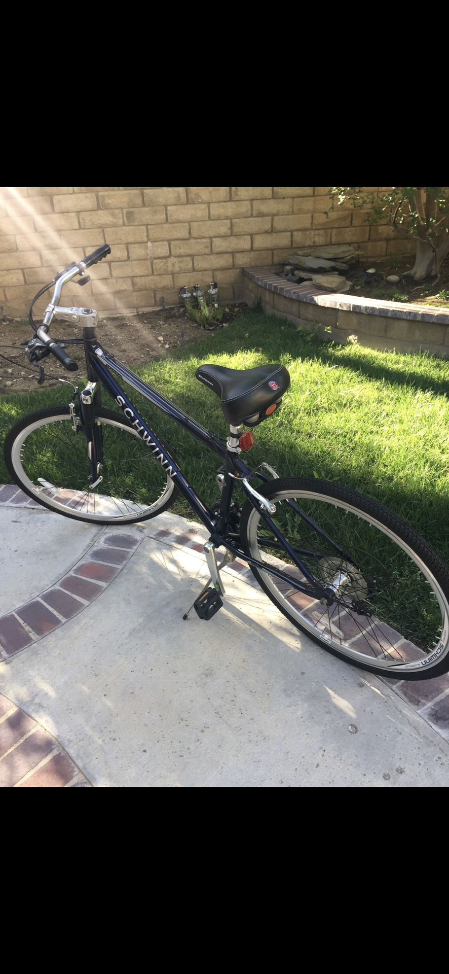 Men’s Schwinn Mountain Bike Lightweight Aluminum