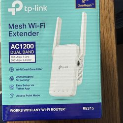 TP-Link AC1200 Wi-Fi Range Extender – New in Box WiFi extender