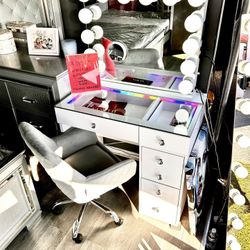 Vanities LED Hollywood Style Makeup Desk READ DESCRIPTION