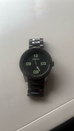 Nixon watch