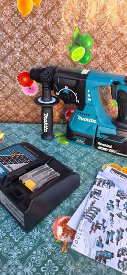 Makita
18V LXT Lithium-Ion 1 in. Brushless Cordless SDS-Plus Concrete/Masonry Rotary Hammer Drill  with high capacity 5.0AH battery and charger kit