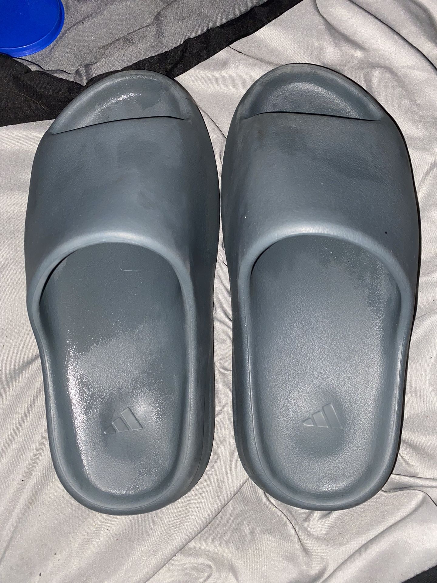 Yeezy Slide Dark Grey