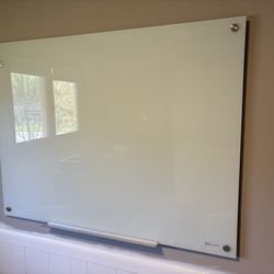  Whiteboard - Quartet Magnetic Glass, 48''W x 36''H Whiteboard, Infinity Frameless Mounting