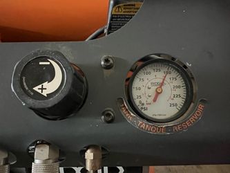 RIDGID 4.5 Gal Air Compressor 150 PSI – Works Perfect + Hose