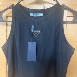 Black sleeveless top – lightweight knit