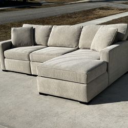 Beige Sectional Couch - Delivery Included 🛻