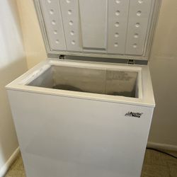 Deep freezer