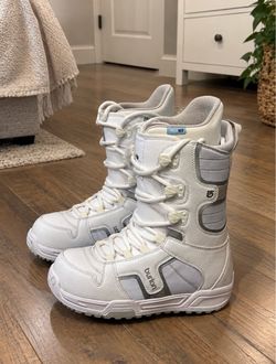 Snowboard boots BURTON size 8,5. Women’s. New