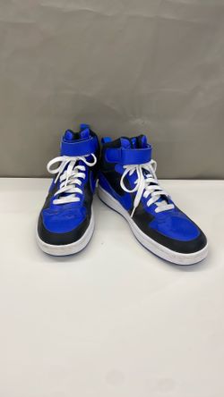 Nike shoes. Item No 686 (Shopgoodwill)