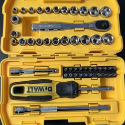 DeWALT Mechanics Tool Set, 1/4 Inch Drive, SAE & Metric (50 Piece) DWMT81610