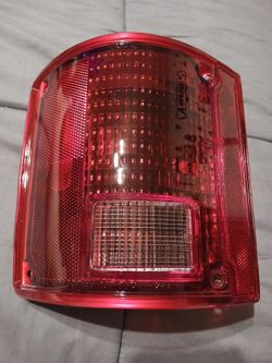 1983 Chevrolet C10 taillight LH