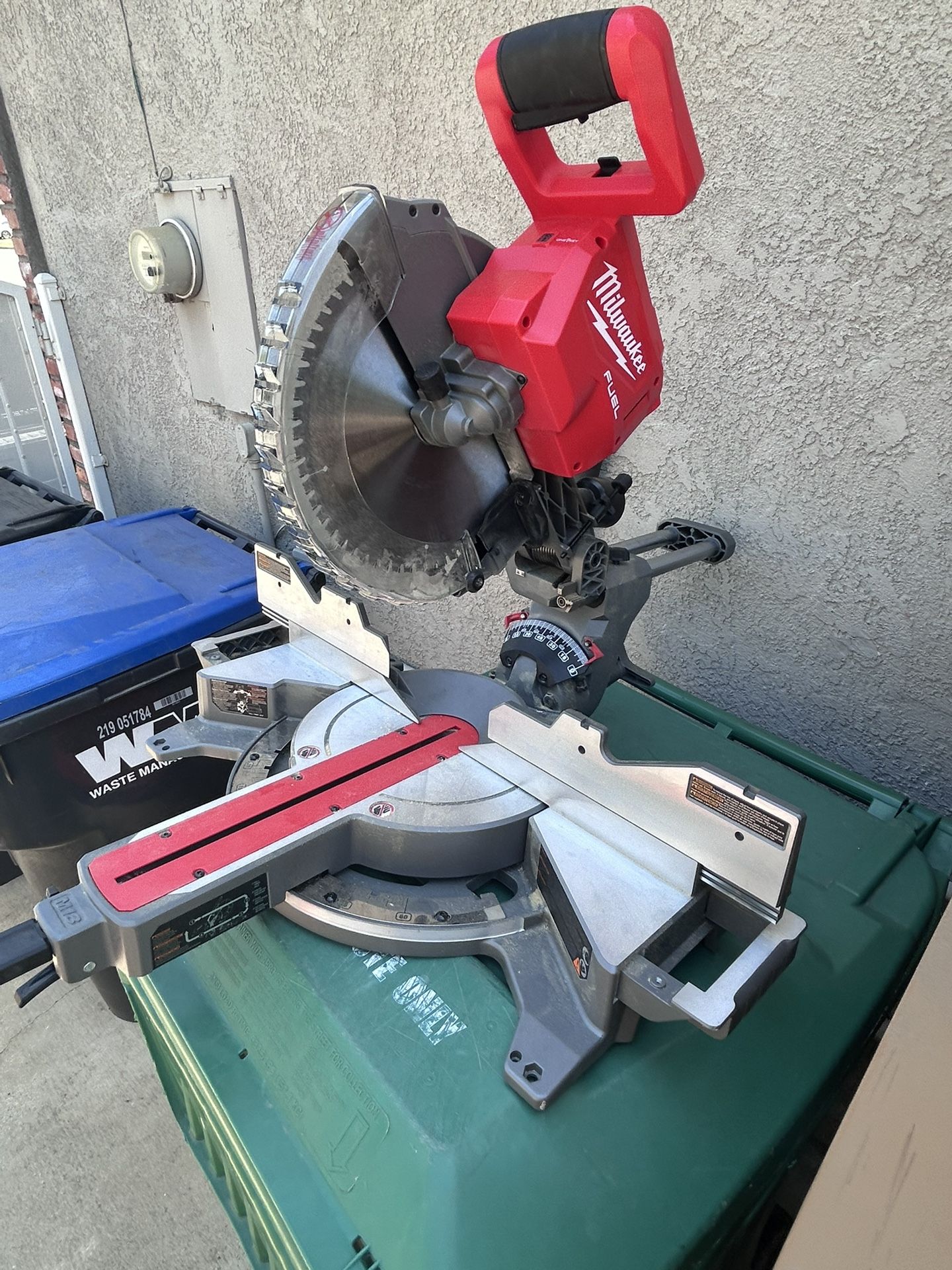Milwaukee 18V Miter Saw