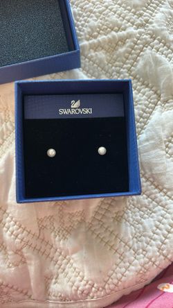 New Swarovski Faux Pearl Earrings