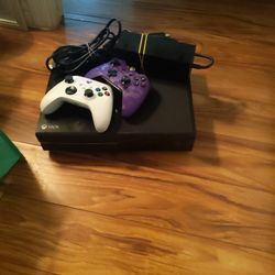 Xbox One  With 1 Controller And Game 