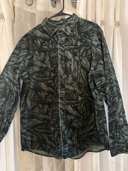 Like new houston white men’s shirt size L no rips no stains!🌺