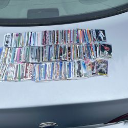 Baseball cards insert lot! (306 cards)