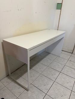 MICKE IKEA Desk