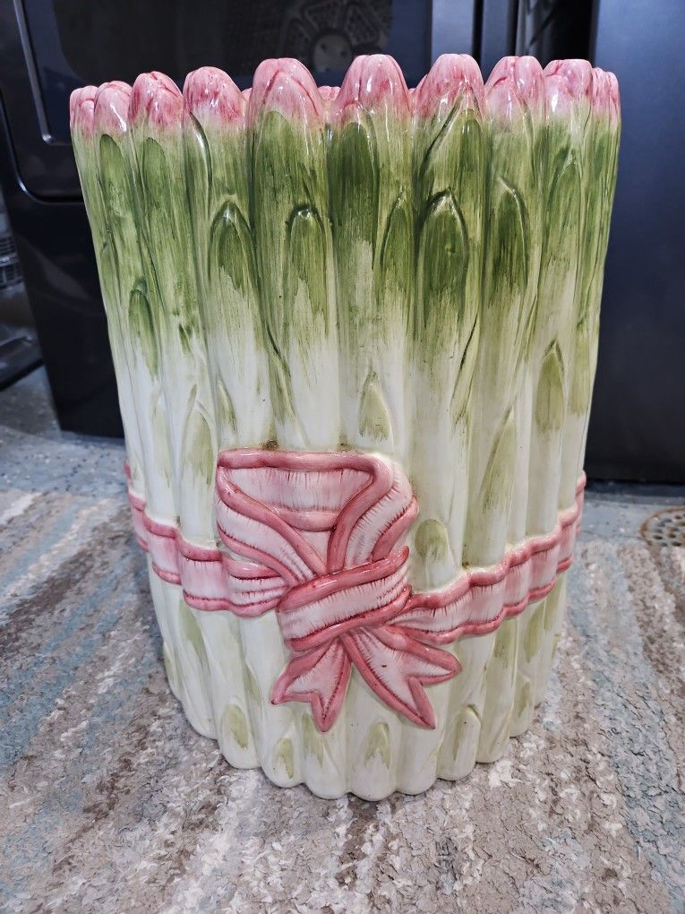 Italian Trompe l'Oeil Asparagus Porcelain Garden Stool