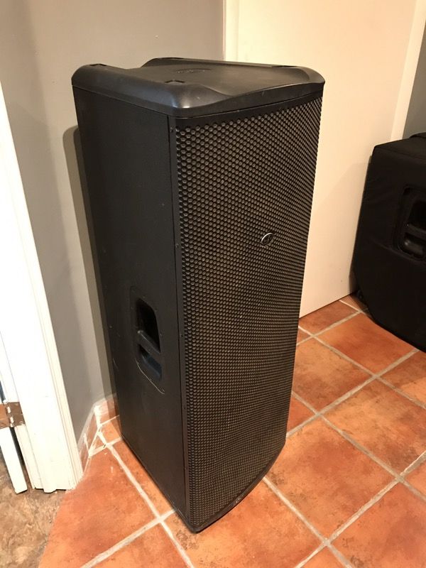 Das audio avant 215a self powered speakers.