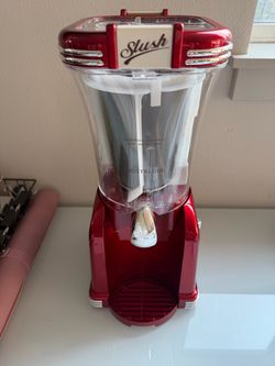 Slushy Machine (Nostalgia Retro Slushie/Slush Drink Maker – Like New)