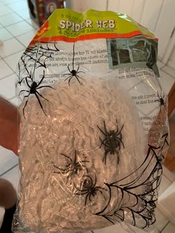 Halloween Spider Web Decoration with 4 Spiders