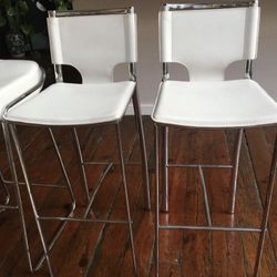 White Leather With Chrome Bar Stools 