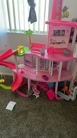 Barbie doll house
