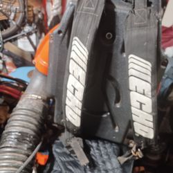 ECHO

 Gas 2-Stroke Cycle Backpack Leaf Blower with Tube Throttle

