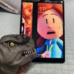 Apple iPad Air3th-256Gb Crack Screen For $60