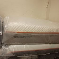 💤🛏️💤💤 $799 California King Tempur-pedic Tempur-contour Supreme Firm $799 🛏️💤💤💤
