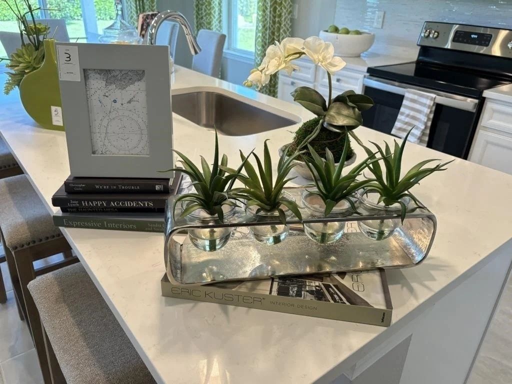 8PC Decoration Items