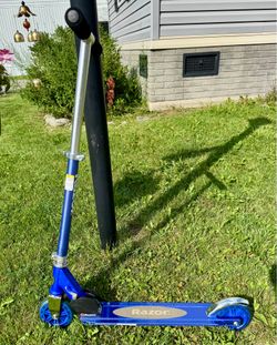 Blue Razor scooter