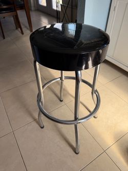 Garage Stool Chair / Star Wars Design