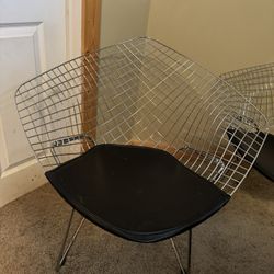 2 Bertoia Diamond chair with Black leather-seat pads