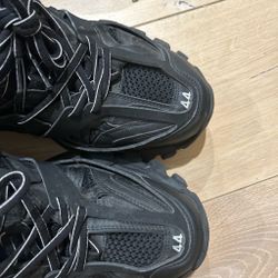 Balenciaga Runners Black