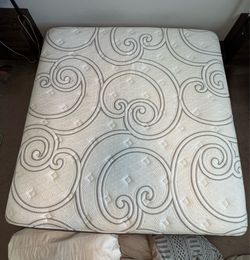 Serta King icomfort hybrid recognition mattress