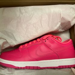 Nike Dunk Low Hyper Pink 