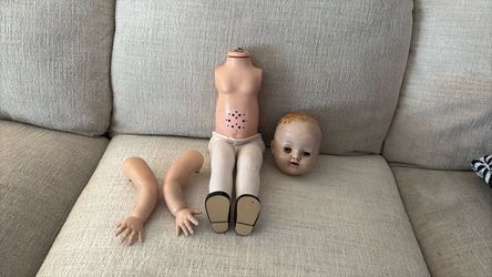 Old doll that has fallen to pieces😁(project)
